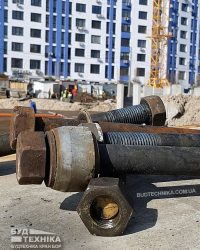 Болт монтажний баштової секції Liebherr 120 HC / 132 HC